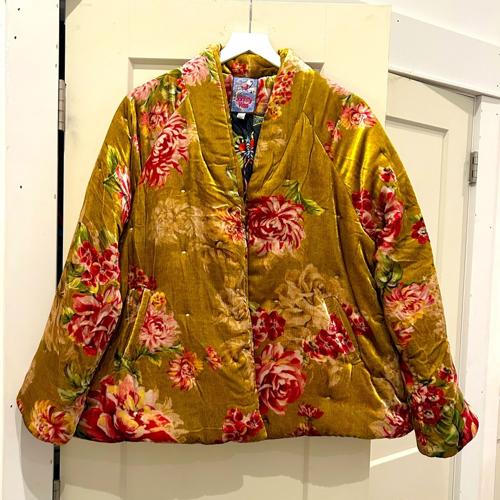 Johnny Was Floral Velvet Coat Jacket Wmns size L. like new.